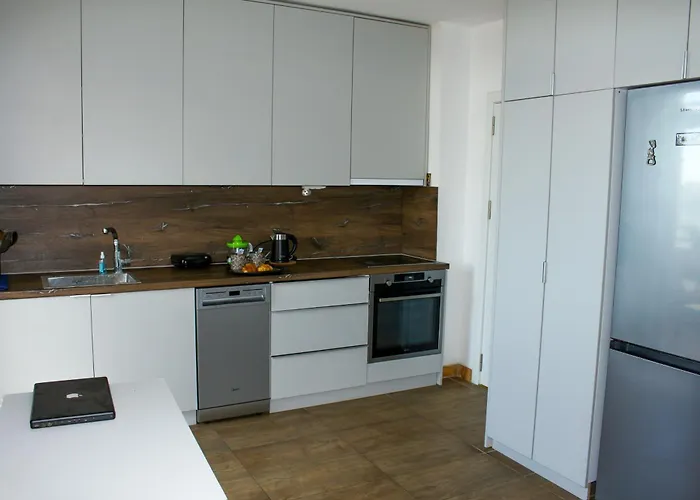 Апартаменти Modern With & Mountain Views Скоп'є